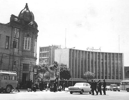 پرونده:BankMelliIran16Branch.jpg