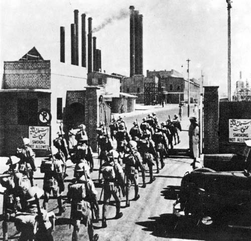 پرونده:Britisharmy to AbadanRefinery.jpg