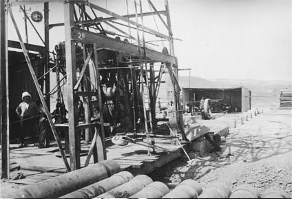 پرونده:Anglo-Persian Oil Company workers 4.jpg