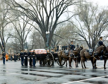 پرونده:FuneralPresidentEisenhower30March1969a.jpg