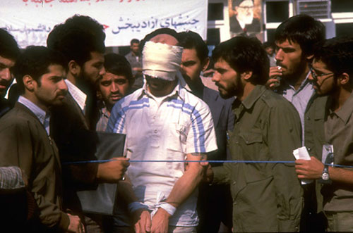 پرونده:AmericanEmbassyOccupation13Aban1358j.jpg