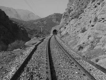 پرونده:RailwaySouthAndimeshk1.jpg