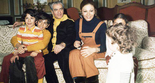 پرونده:ShahanshahRoyalFamily205.jpg