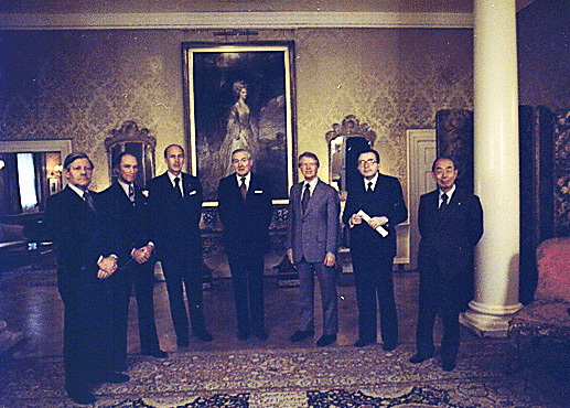 پرونده:G7Conference7-8May1977London.jpg