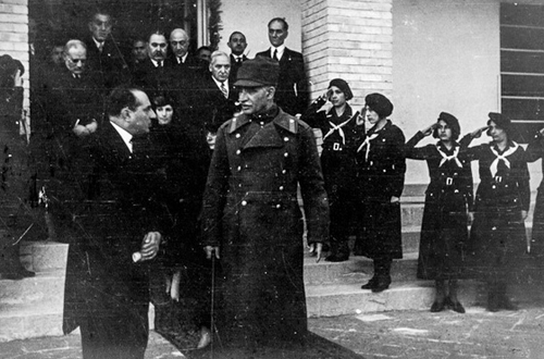 پرونده:RezaShahBozorgUnveiling17Dai1314f.jpg