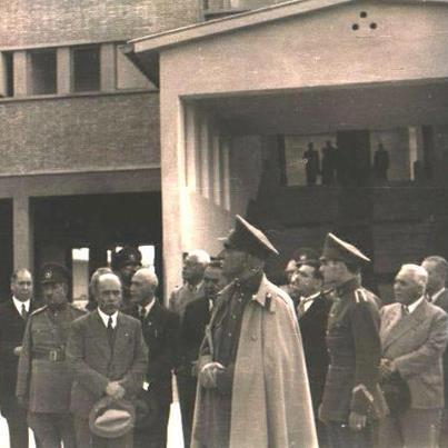 پرونده:RezaShahBozorg va CrownPrince76.jpg