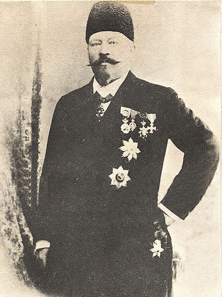 پرونده:Monsieur Naus.jpg