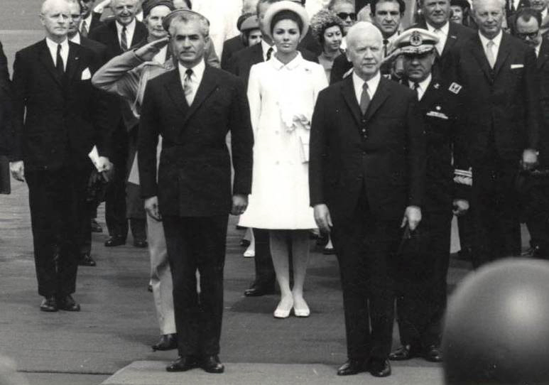 پرونده:ShahanshahShahbanouKoeln-BonnAirportHeinrichLübkeChancellor1967.jpg