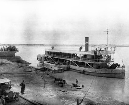 پرونده:Anglo-Persian Oil Company workers 6.jpg