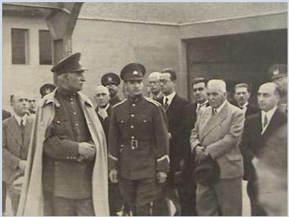 پرونده:RezaShahBozorg va CrownPrince79.jpg