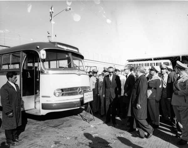 پرونده:ShahanshahMadeIranAutobus1.jpg