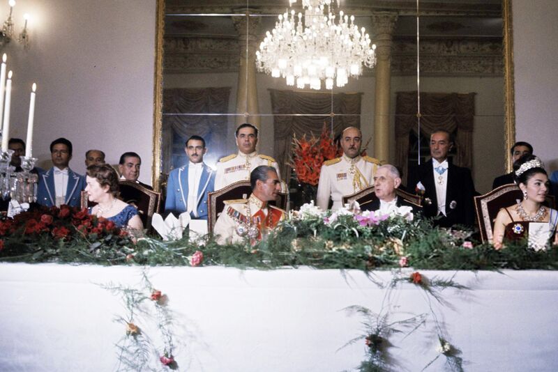 پرونده:ShahanshahShahbanouPresidentdeGaulleTehran1342d1.jpg