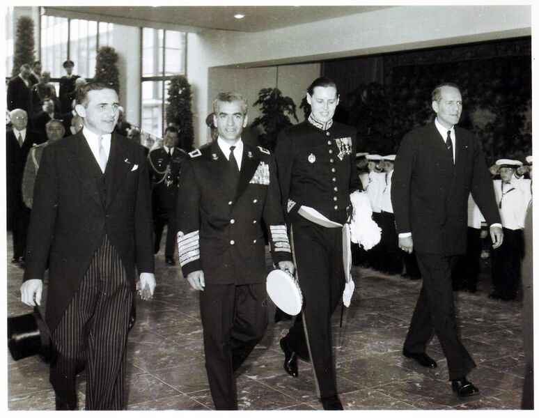 پرونده:ShahanshahGovernorWestFlanders PierreMayorOstend1339.jpg