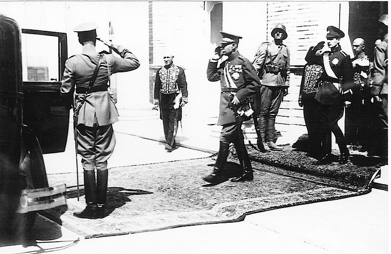 پرونده:RezaShahBozorg va CrownPrince98.jpg