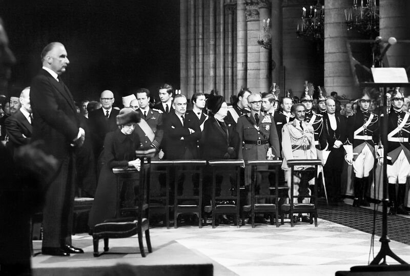 پرونده:ShahanshahDeGaulleFuneralNotreDame1349b1.jpg