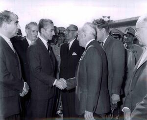 ShahanshahMaraghehForeignDiplomats1Mehr1341RoozDehghan.jpg