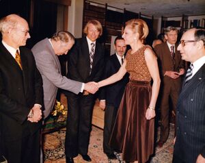 ShahbanouJuryPahlavi National LibraryAward.jpg