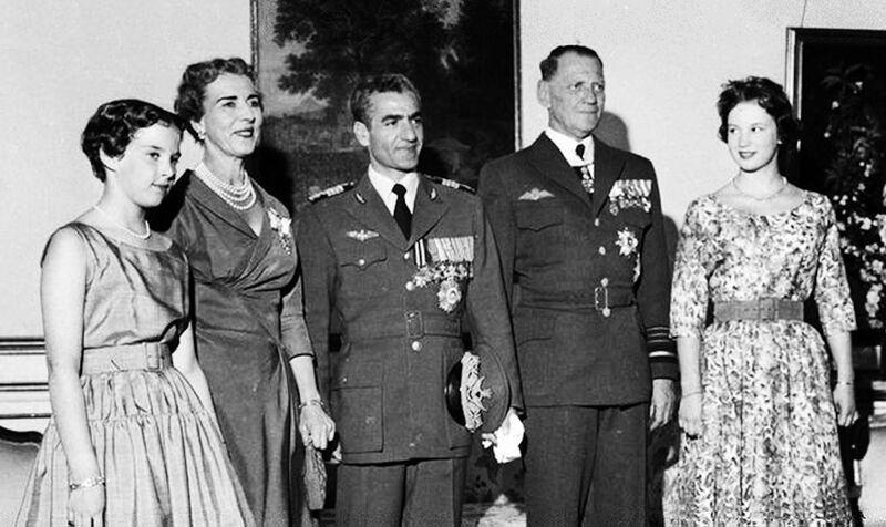 پرونده:ShahanshahArrivalKastrupAirportDenmarkKingFrederik IX 1338g.jpg