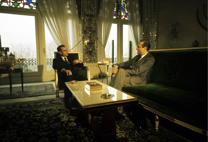 پرونده:ShahanshahAryamehr JacqueChirac1Dey1353d.jpg