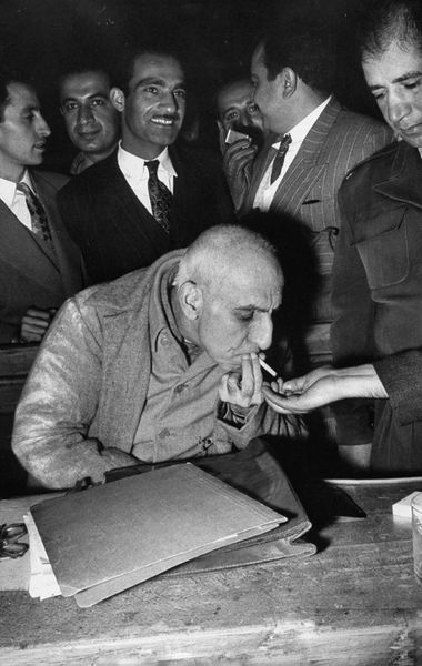 پرونده:MossadeghTrial21aa.jpg