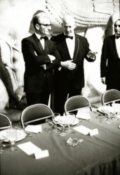 پرونده:ShahanshahDinnerUniversityChicagoOrientalInstitutePresidentGeorgeBeadle14June1968.jpg