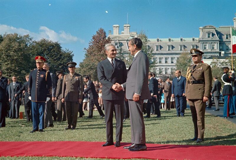 پرونده:ShahanshahAryamehrWhiteHousePresidentNixonMehr1348f.jpg