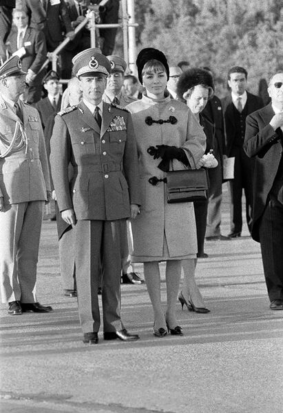پرونده:ShahanshahShahbanooPresidentdeGaulleTehran1342g.jpg