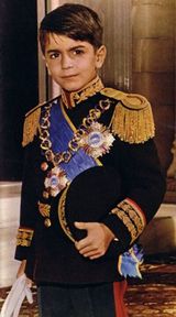 ValiahdIranRezaPahlavi1346Crowning.jpg