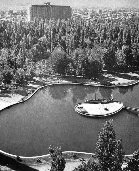 پرونده:ParkShahrLake2.jpg