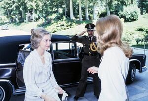 ShahbanouFarahPahlaviVaQueenSofia1978Tehran1.jpg