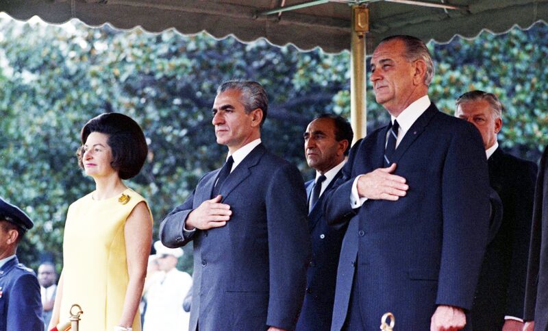 پرونده:ShahanshahAryamehrPresidentJohnsonAmordad1346a.jpg