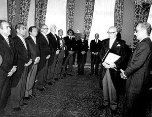 ShahanshahArymehr vaSharifEmamiCabinet.jpg