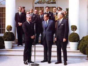 ShahanshahAryamehrWhiteHousePresidentNixonMehr1348m.jpg