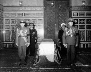 RezaShahBozorgFuneralCairoToTehran6.jpg