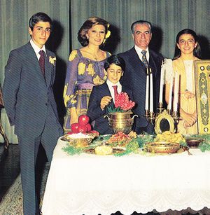 ShahanshahRoyalFamily2536Shahanshahi2.jpg