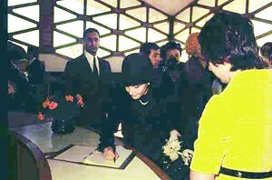 FarmaniehTehran FirstLadyVisit ItalianSchoolAzar1353g.jpg