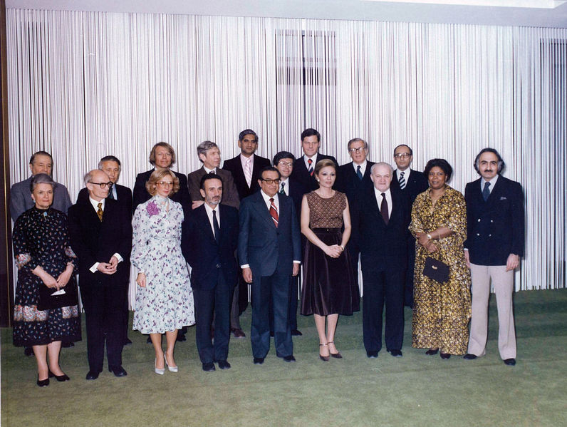 پرونده:ShahbanouJuryPahlavi National Library Project1.jpg