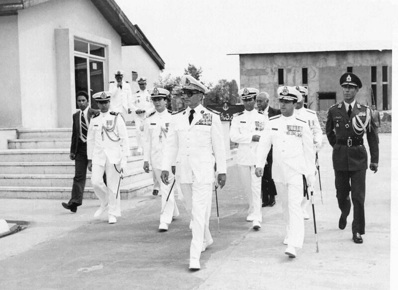 پرونده:ShahanshahAryamehrNavyBaseBandarPahlavi9Amordad2536a.jpg