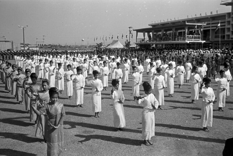 پرونده:ShahanshahKingThailandPavilionGrand PalaceBangkok1346g.jpg