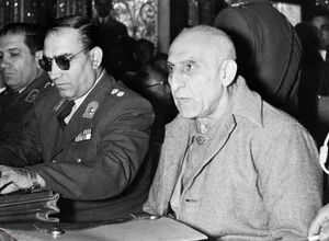 MossadeghTrial1332Azar3a1.jpg