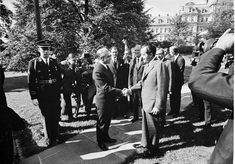 پرونده:ShahanshahAryamehrWhiteHousePresidentNixonMehr1348.jpg