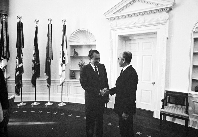 پرونده:ShahanshahAryamehrWhiteHousePresidentNixonMehr1348n.jpg