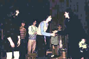 FarmaniehTehran FirstLadyVisit ItalianSchoolAzar1353d.jpg