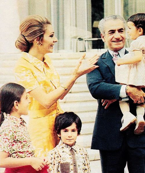 پرونده:ShahanshahRoyalFamily22.jpg