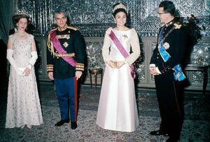 ShahanshahShahbanouKingBaudouinQueenFabiolaStateDinner1343.jpg
