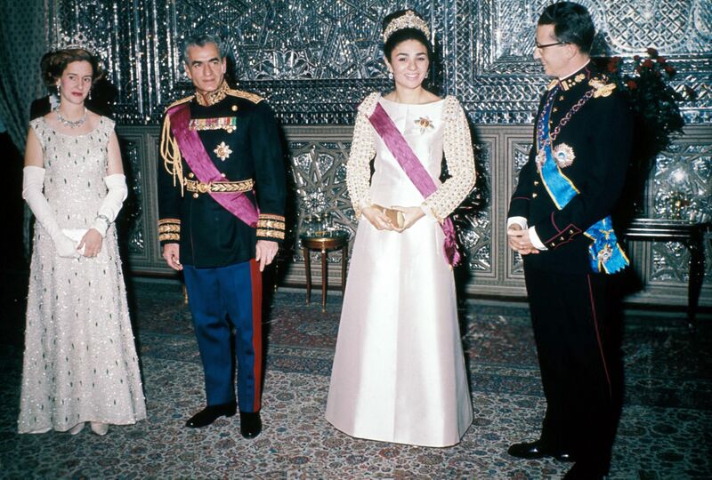 پرونده:ShahanshahShahbanouKingBaudouinQueenFabiolaStateDinner1343.jpg