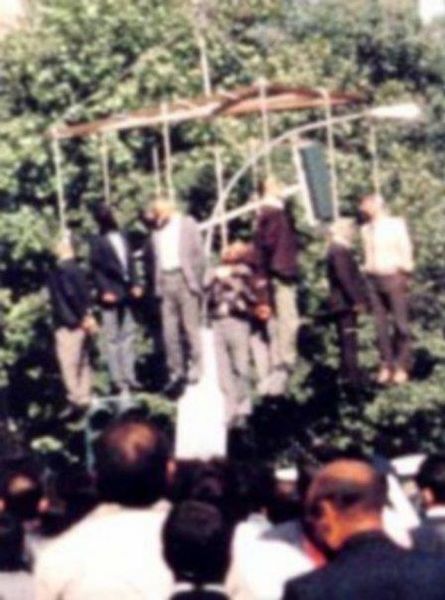 پرونده:ExecutionOfIraniansIslamicRevolution1357c.jpg