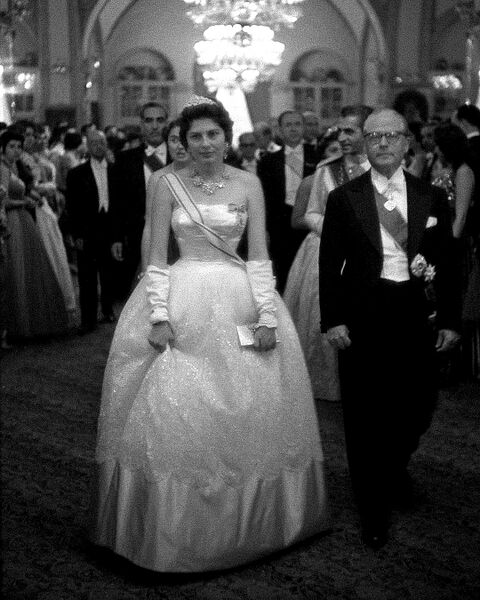 پرونده:ShahanshahPresidentGronchiGolestan PalaceOfficialReception1336.jpg