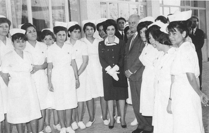 پرونده:PrincessShamsPahlaviNursingSchoolRedLionSun.jpg