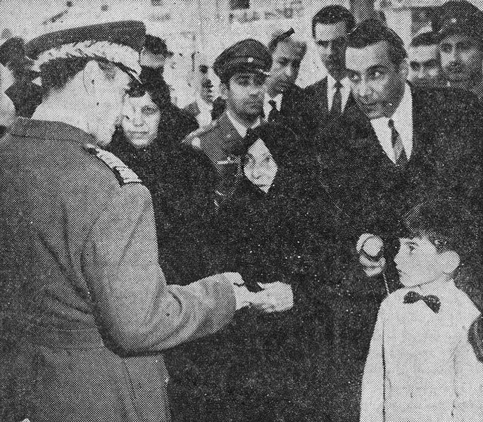 پرونده:Shahanshah ShirazMalekAbediSon1341Dey.jpg